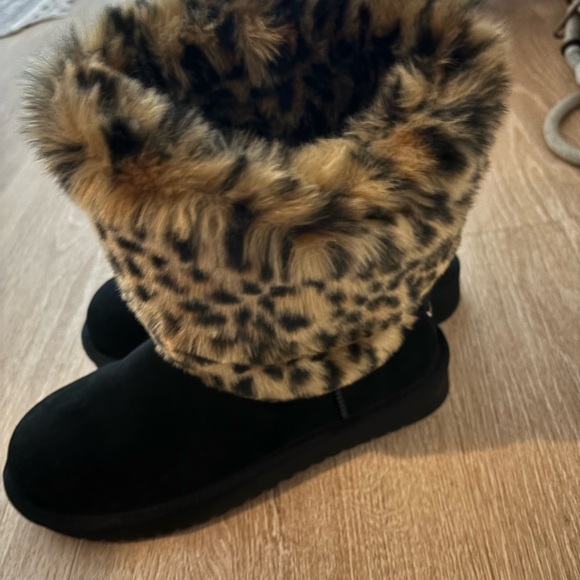 Leopard Print Faux Fur Black Boots - Picture 4 of 4